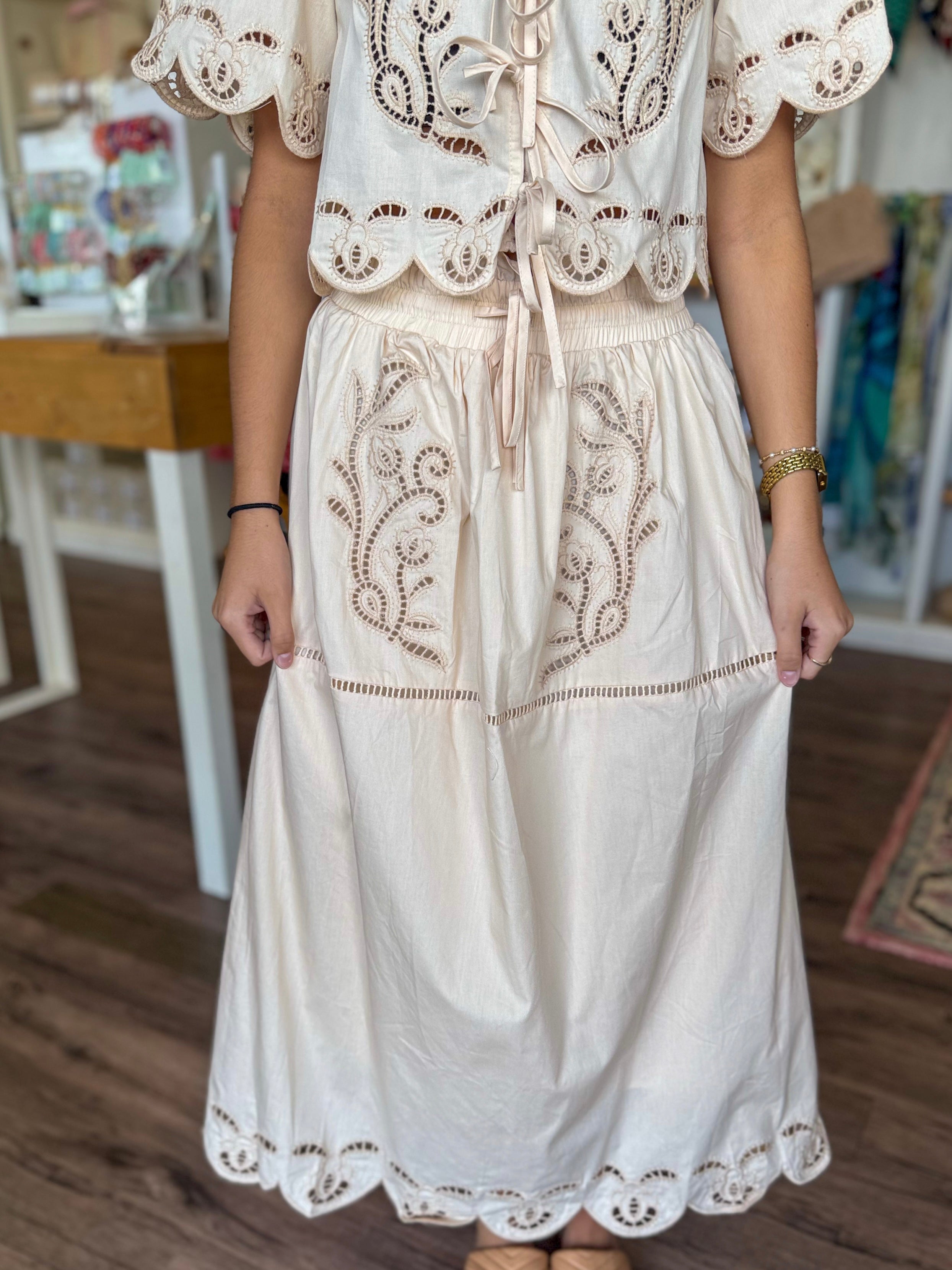 Cream Ladder Lace Scallop Midi Skirt