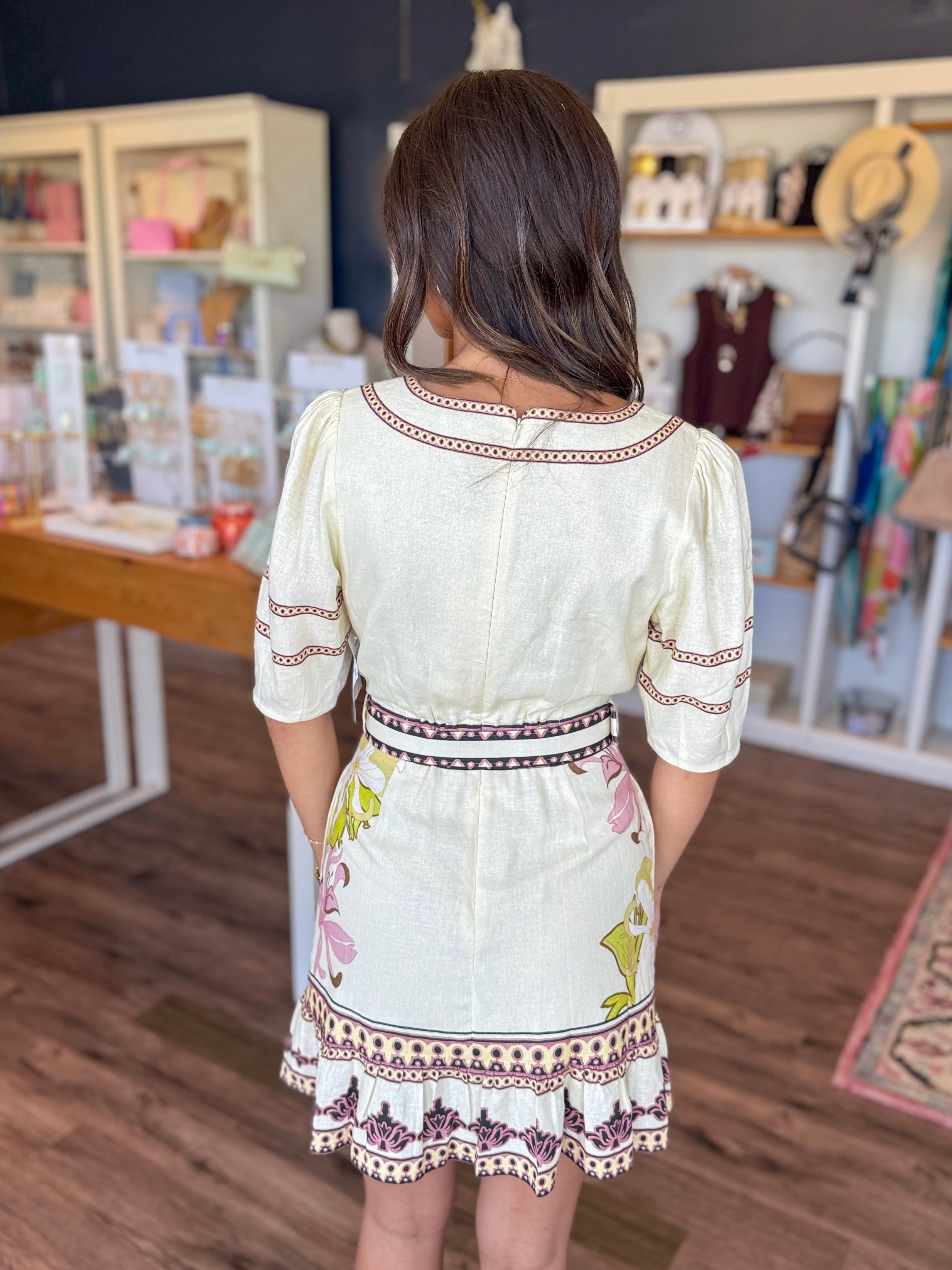cream floral mini dress Avec Les Filles Women's Floral-Print Lace-Trim Chiffon Dress - Cream Flower Press