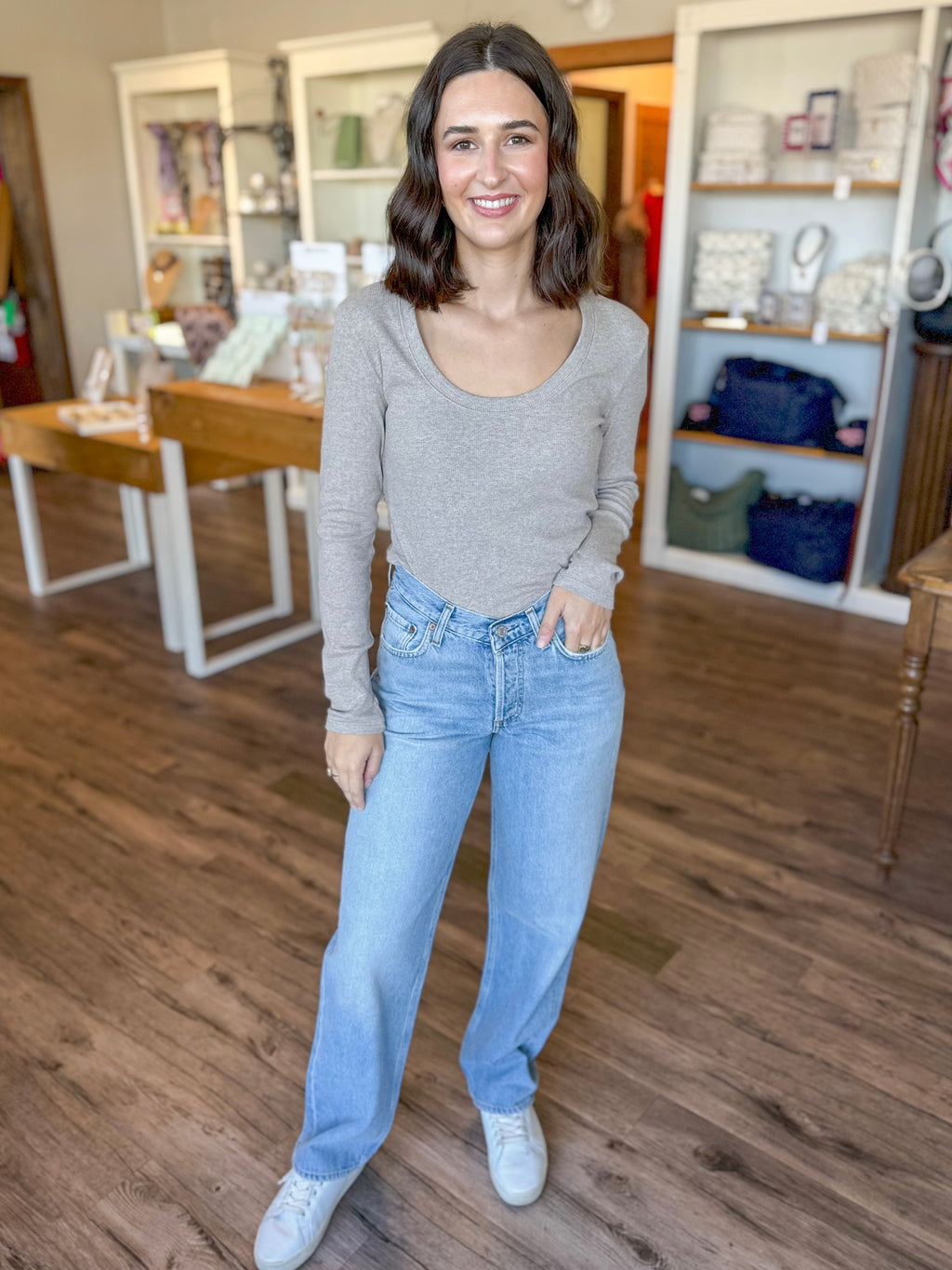 V-Waist Baggy Jeans in Prevail