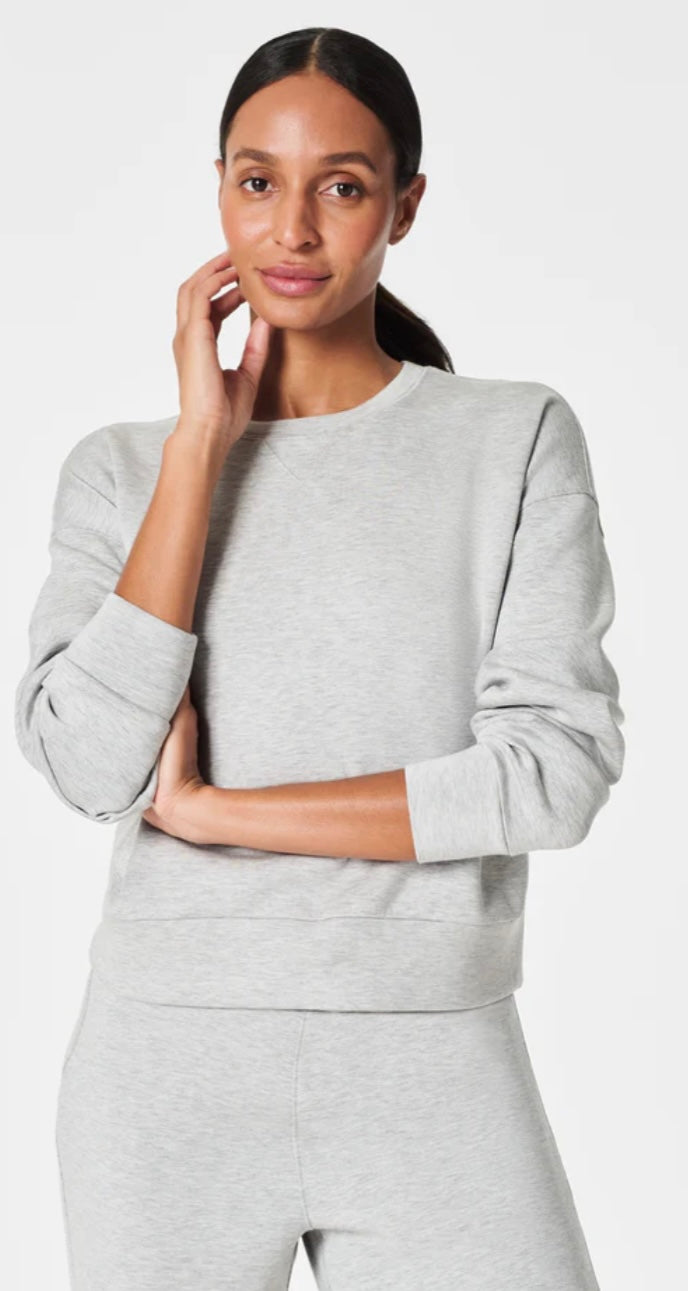 Air Essentials Crew in Light Heather Grey