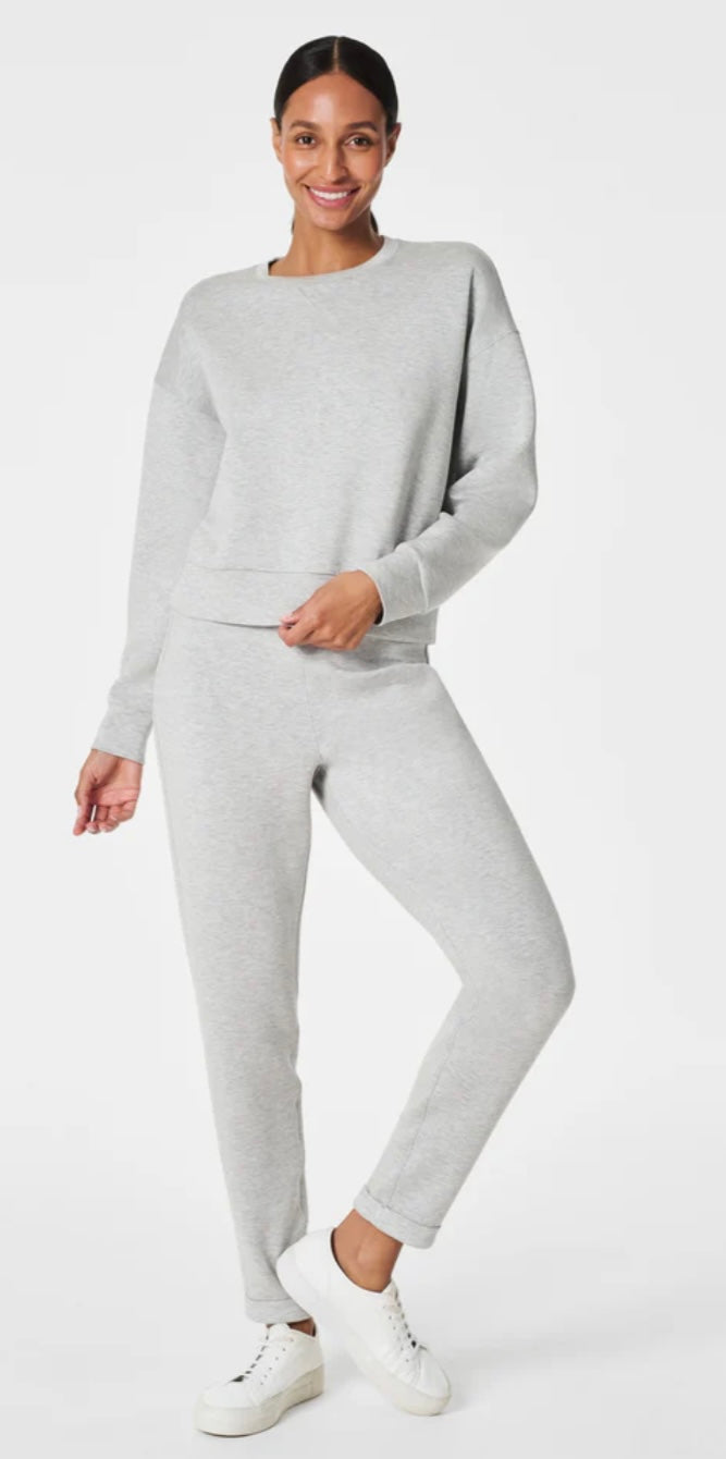 Air Essentials Crew in Light Heather Grey