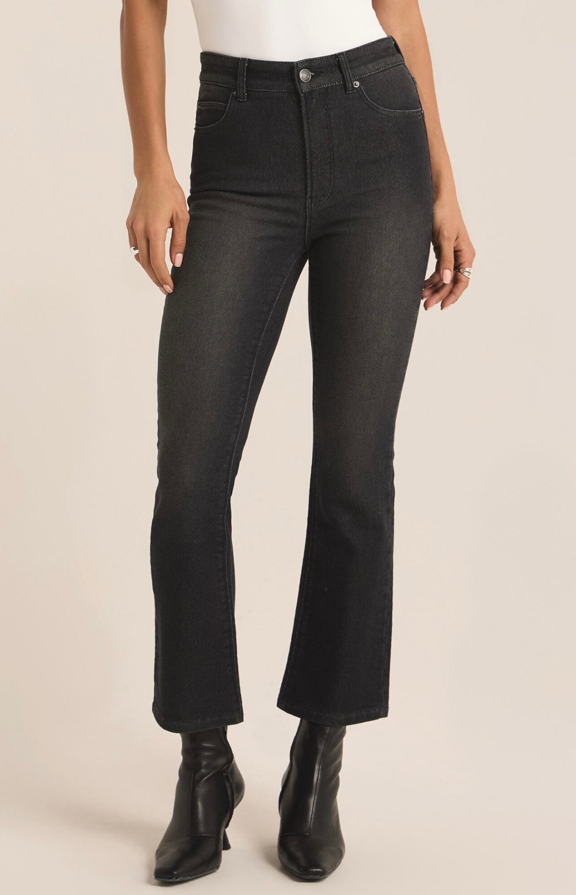 Lia Ankle Kick Flare