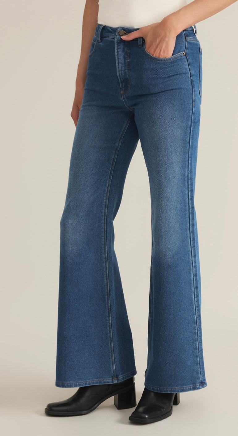 Georgia Relaxed Leg Jean